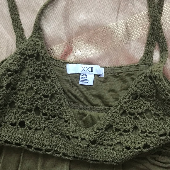 Forever 21 Green Crochet Spaghetti - Picture 3 of 4